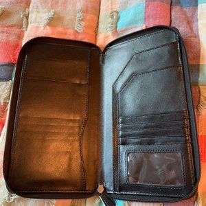 BAEKGAARD BLACK ZIPPERED WALLET